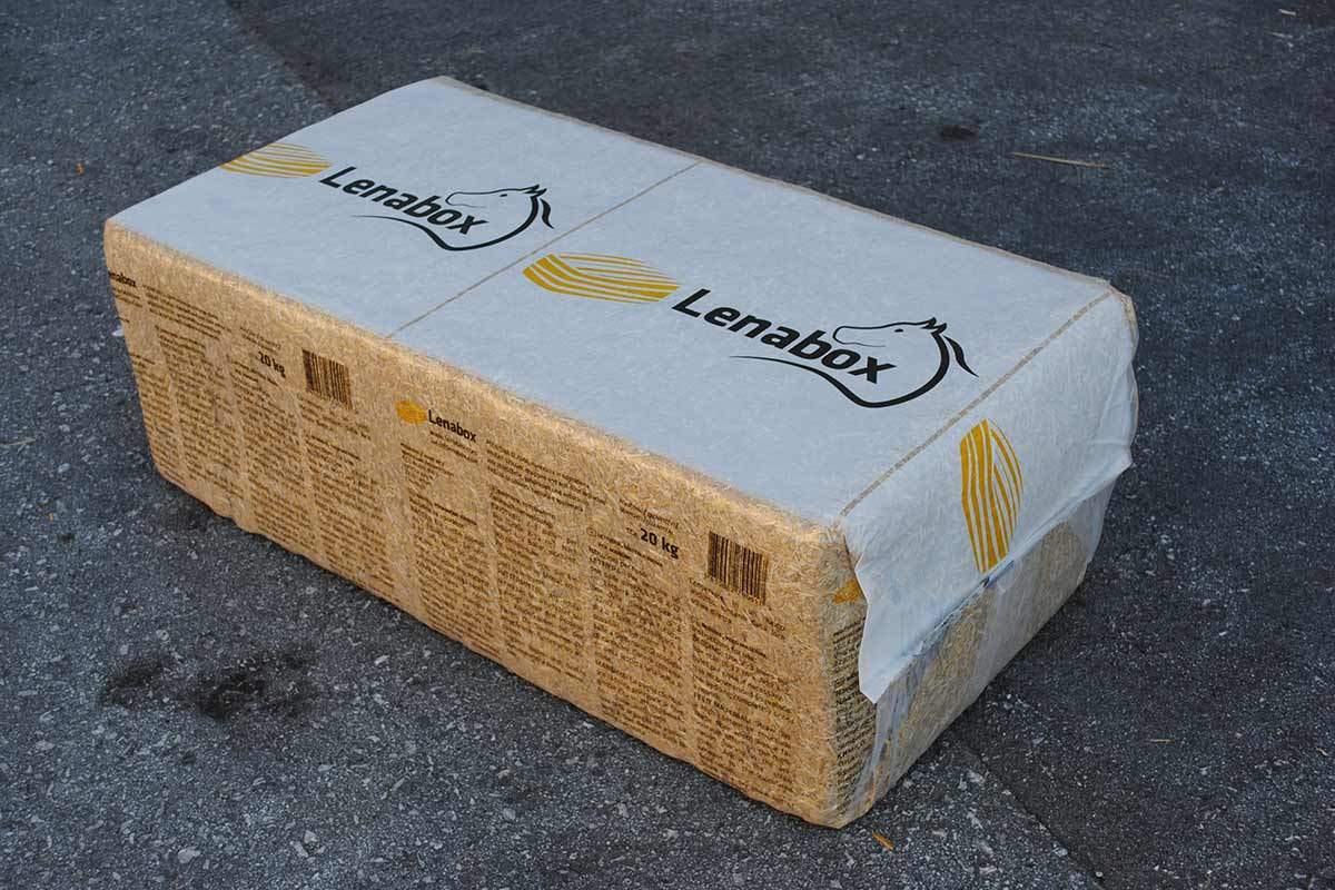 Lenabox Strohballen in Packungen von 20 kg
