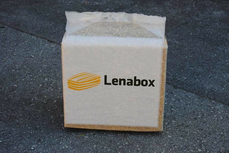 Lenabox Strohballen in Packungen von 8 kg